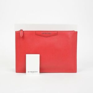 Antigona Medium Clutch